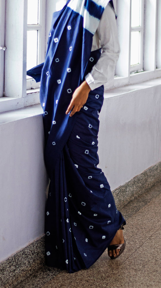 Parallel Terrain Saree- Indigo