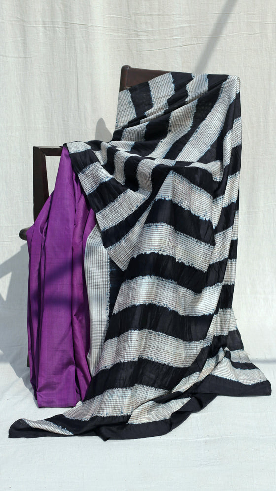 Colour-blocked Checkered Silk Saree